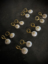 Load image into Gallery viewer, ANA | fresh water pearl earrings